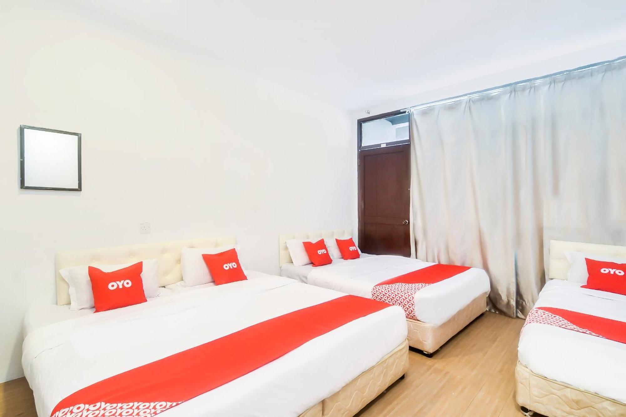 Oyo 44017 L & C Premium Stay Kuching Extérieur photo